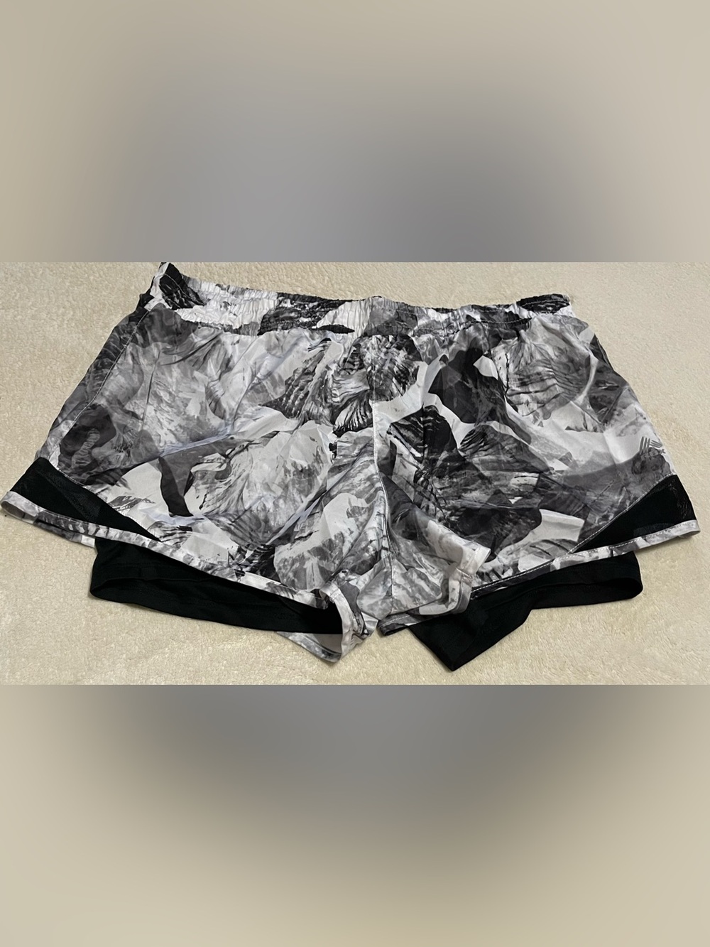 RBX Black & White Floral Print Athletic Shorts L